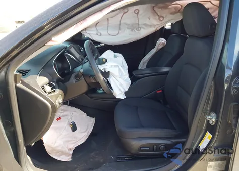 2018 Chevrolet Malibu Lt z USA, uszkodzony, nr VIN 1G1ZD5ST5JF124613